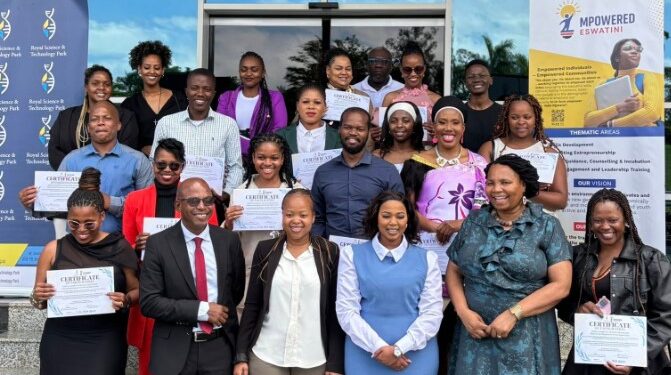 Zizwe Vilane and Hloniphile Matsebula, Directors of Mpowered Eswatini, Dr. Rejoice Maseko from the Ministry of ICT, and Sanelisiwe Mkhwanazi, Acting Head of Business Incubation at RSTP, pose with the graduates of the Digital Marketing Training Program at the Royal Science and Technology Park.